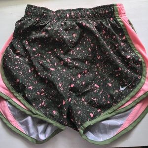 Nike running shorts 👟